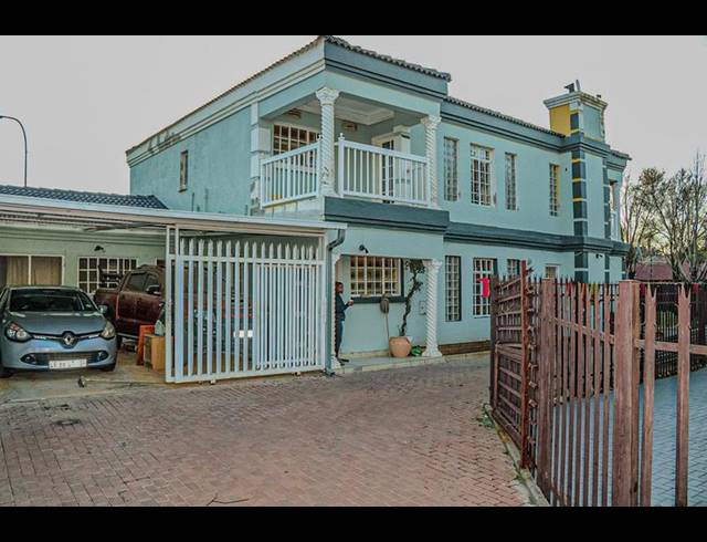 3 BEDROOM HOUSE FOR SALE IN VAN RIEBEECK PARK